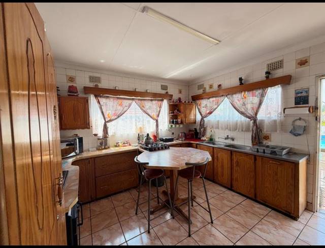 3 BEDROOM HOUSE FOR SALE IN VANDERBIJLPARK SE 7